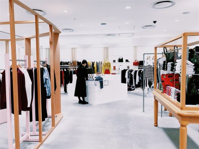 名字带人字的工艺美术品店名 店名什么人名字高分